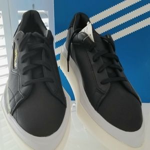 NWB Adidas Hypersleek Black! Size 9.5
